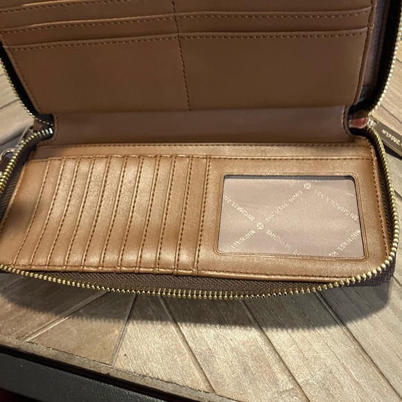 🌸Michael Kors Wallet - Picture 4 of 7